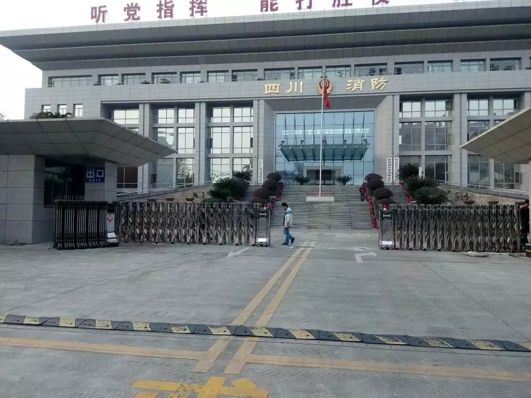 黄梅县黄梅县四川消防总队伸缩门